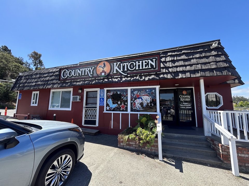 Front view of a casual Prunedale diner.